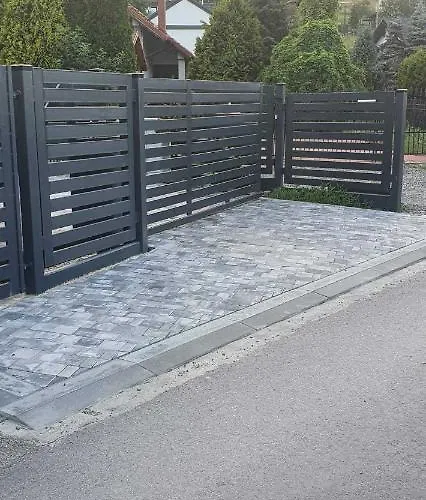 Przy Kasztanowej וילה